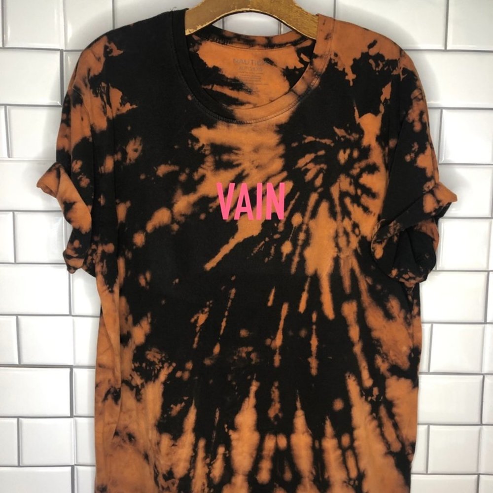 'VAIN' Tee - XL